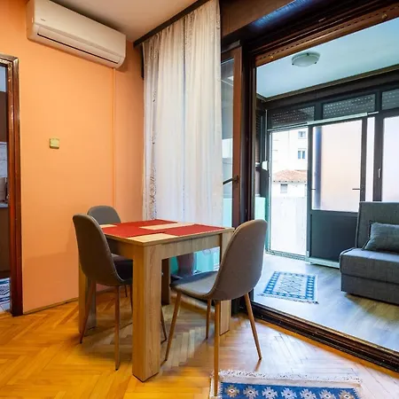 Apartman Ema Apartment